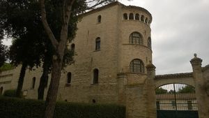 Porto Recanati, sul mercato a 2,5 milioni l'antica Abbazia di Santa Maria in Potenza