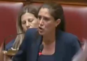 Benzina oltre i 2 euro, Appendino attacca: "Il Governo non ha soluzioni”