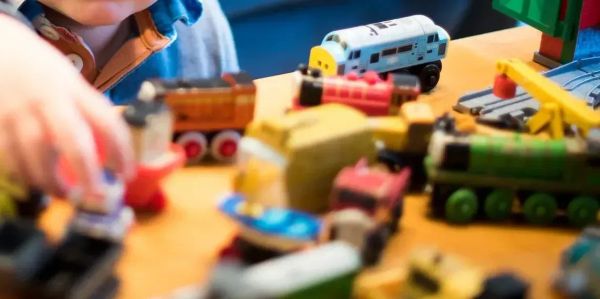 Comune di Firenze, torna l’iniziativa “Giocattolo Sospeso”: doni destinati ai bambini delle famiglie in difficoltà