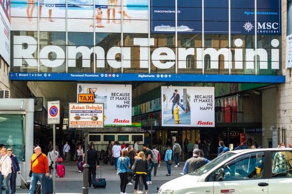 Stazione Termini sorvegliata speciale, la GdF sequestra 6 milioni di tarocchi