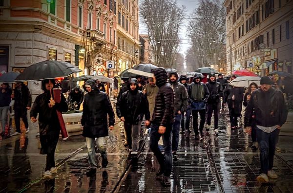 Noi Siamo Roma sfida il maltempo: piazza in difesa di legalità e sicurezza