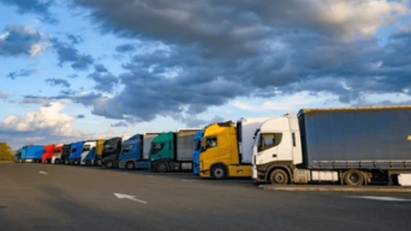 Camionista muore travolto sull’A1 durante protesta contro il caro carburante