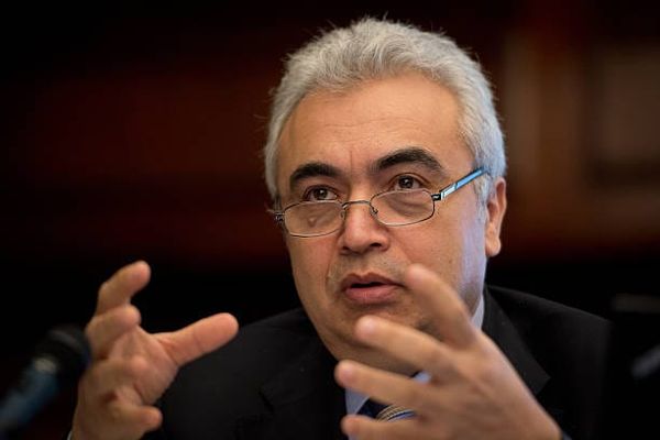 L’allarme di Fatih Birol: “Riserve di carburante per aerei in Europa sufficienti per sole sei settimane”