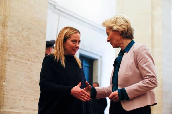 Meloni scrive a Von der Leyen: “Vogliamo deroghe anche per l'energia, non solo per le armi”