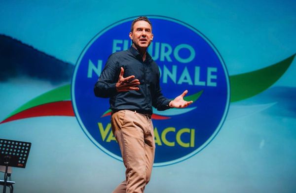 Vannacci annuncia quattro parlamentari: Furgiuele, Bof, Pierroe Bergamini entrano in “Futuro Nazionale”