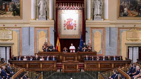 Papa Leone XIV al Parlamento spagnolo: “Il riarmo non è una risposta inevitabile. La pace nasce dalla giustizia”