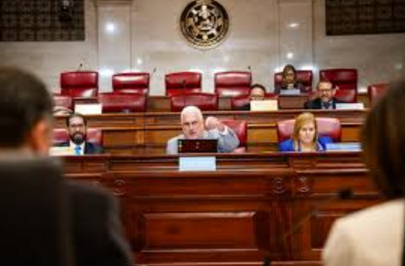 MVC y La Jota rechazan proyectos legislativos