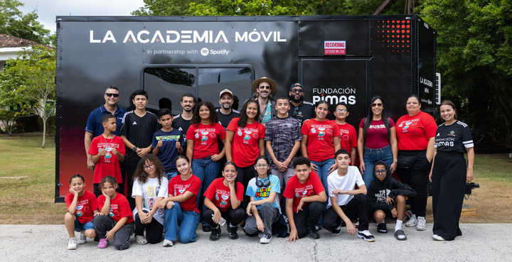 Fundación Rimas lanza la Academia Móvil, un estudio sobre ruedas