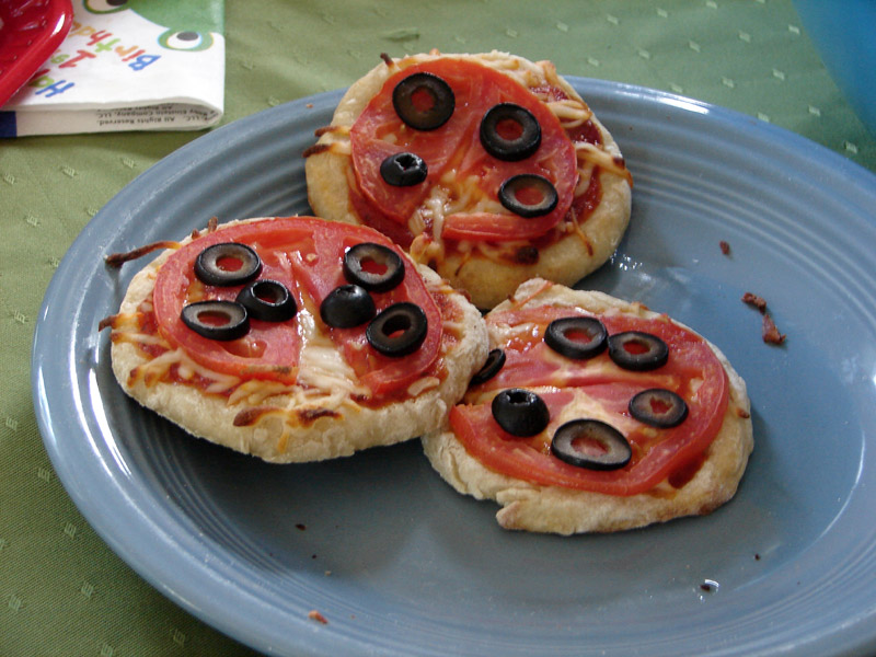 ladybugpizzas1.jpg