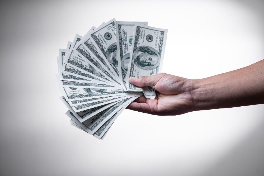 how do freelance writers get paid