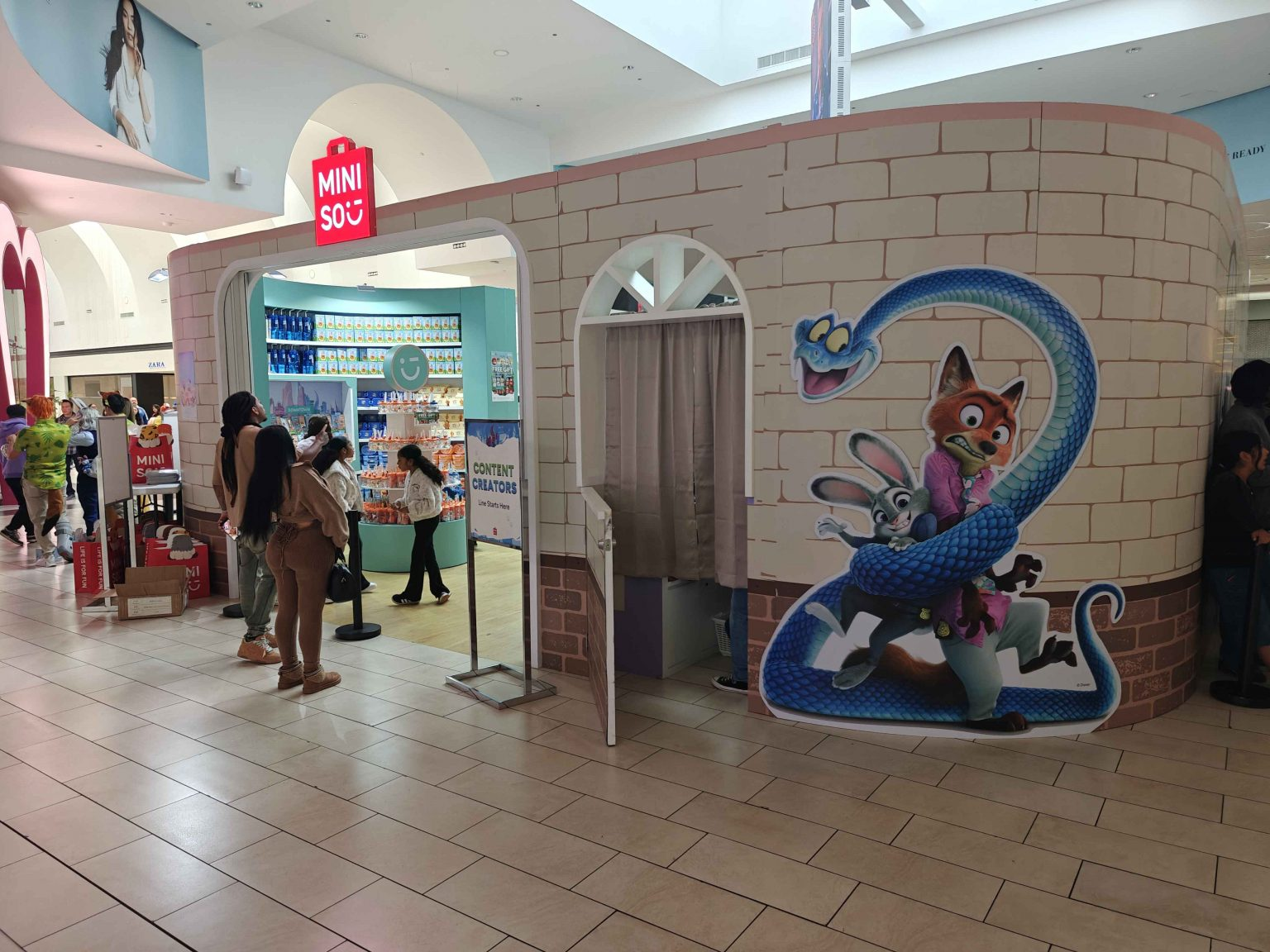 MINISO x Zootopia pop-up