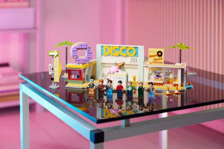 10+ brands thriving with Gen Z - LEGO