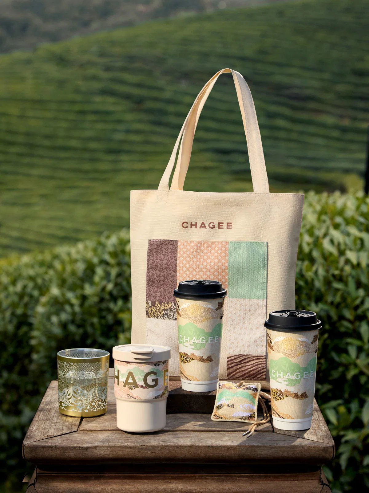 CHAGEE "The art of lightness" campaign merchandise