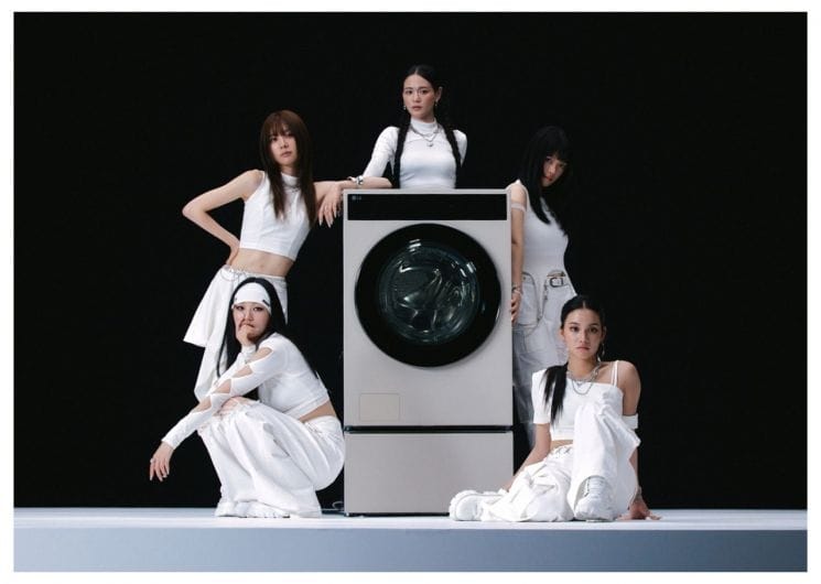 AI-Dol is a five-member virtual girl group from LG Electronics.