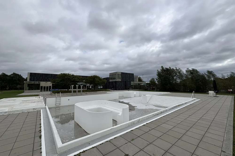 Buitenbad Geusselt te laat open: moet nog gevuld met water