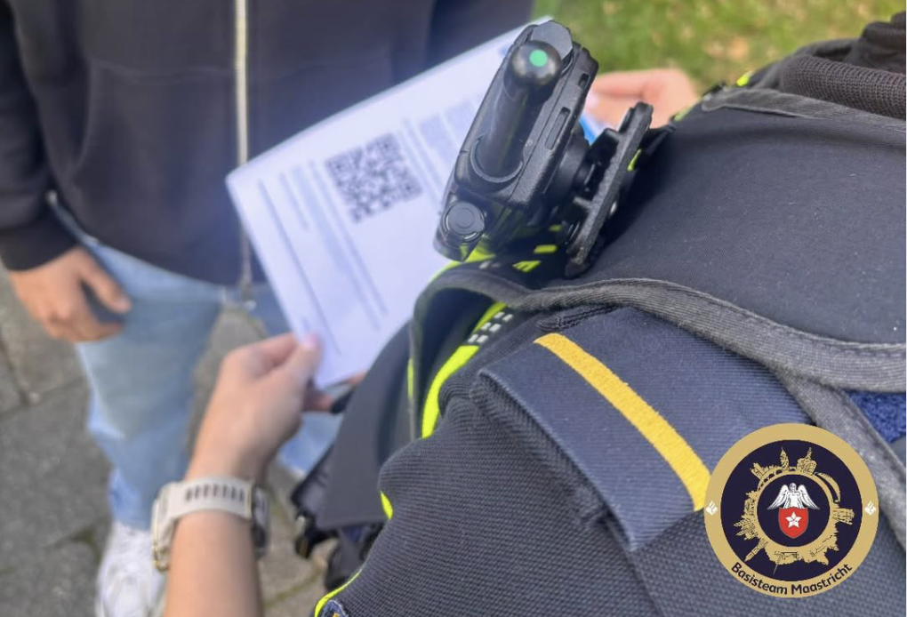 Politiestudenten doen onderzoek in De Heeg
