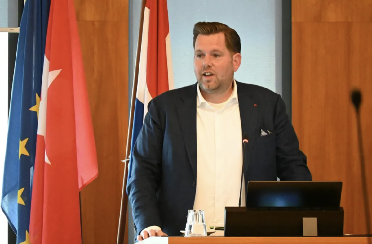 Huub Waterval stapt op bij MVV na machtsstrijd