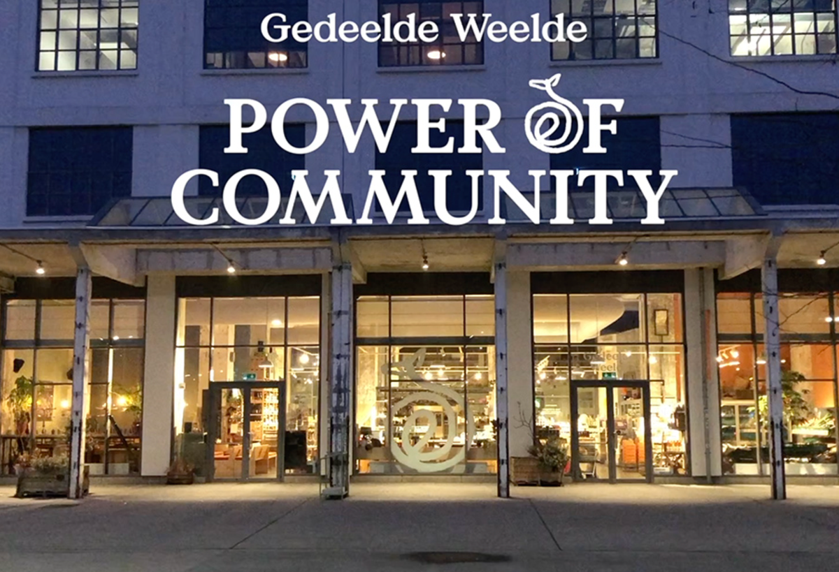 Biologische winkel deelt gratis aardappelen uit