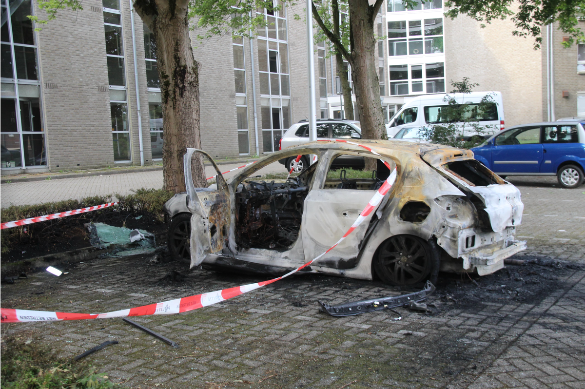 Weer autobrand, nu in Berceusestraat in Caberg