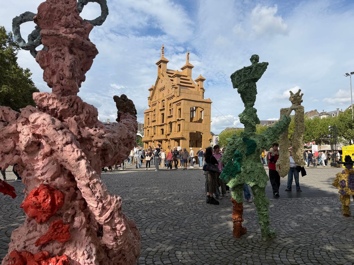 Arbeiderskazerne: 'community art' op het Vrijthof