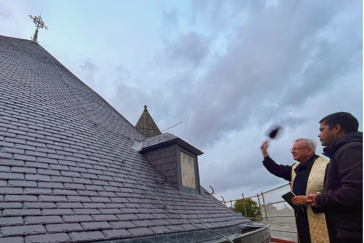 Dak OLV was al 'touched by the hand of God' , nu eerste fase ingezegend