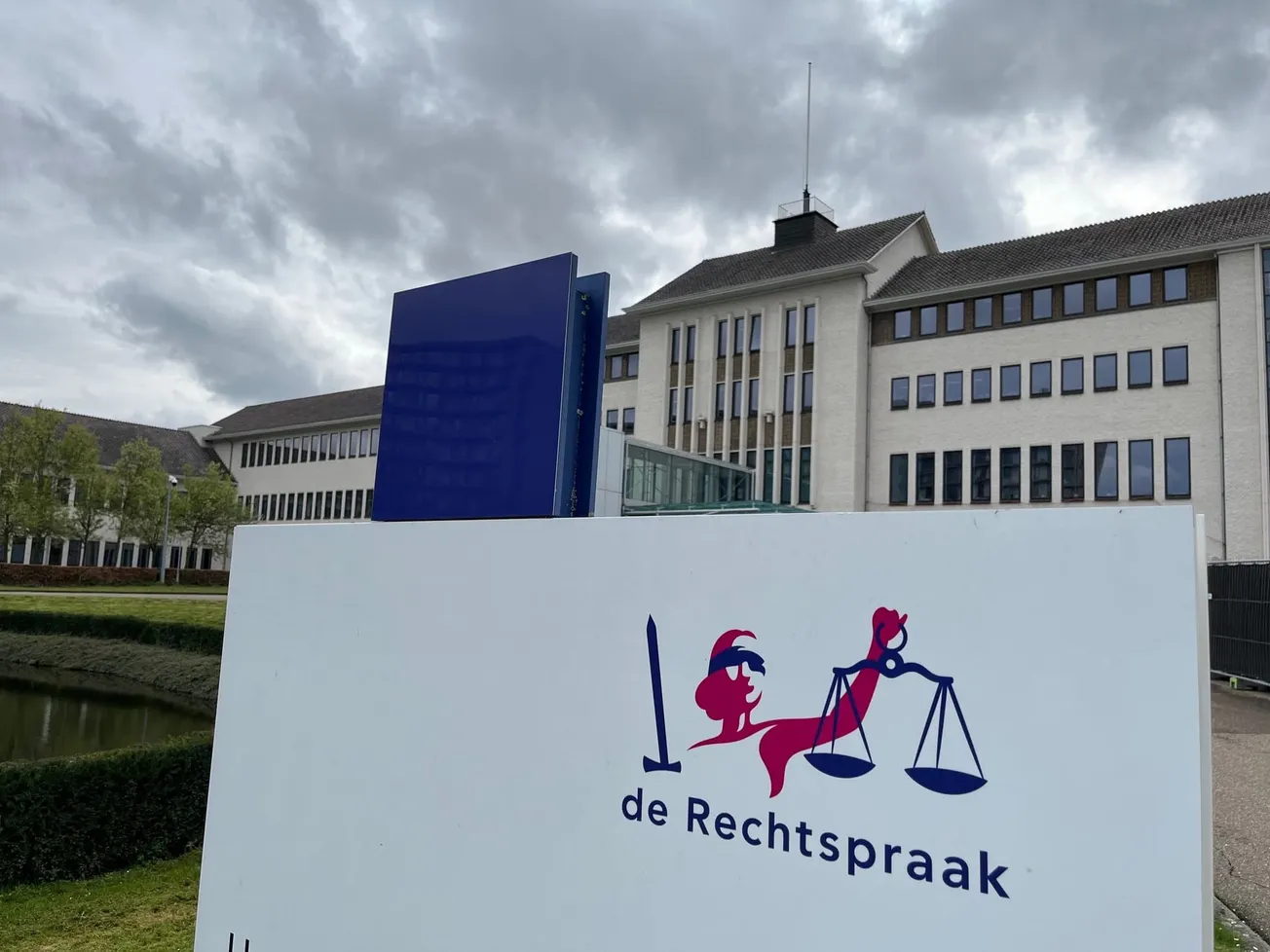 Bedrijf zette drie privé-detectives op zieke werknemer