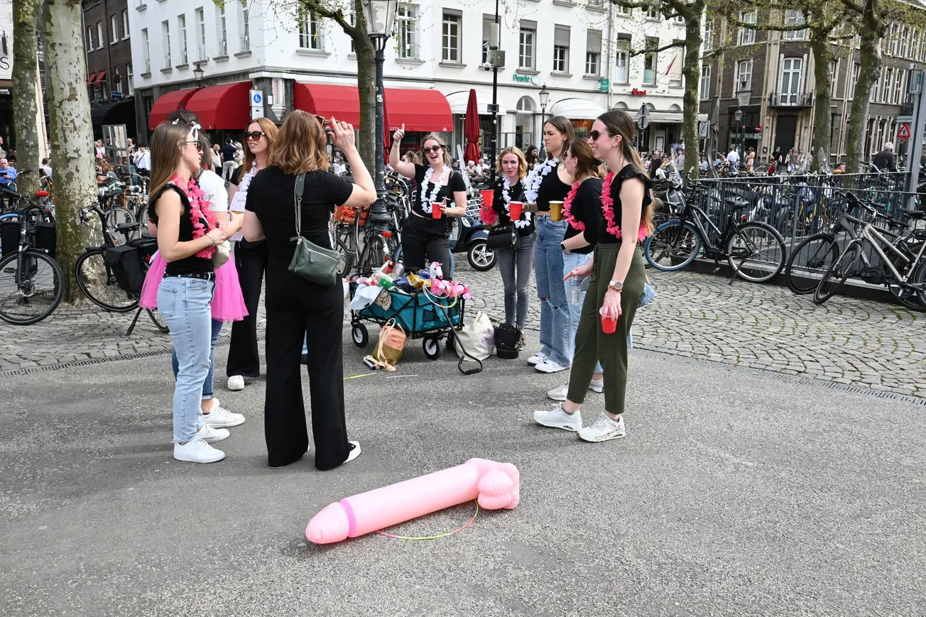 Friet en bier, het was Zondag in Maastricht