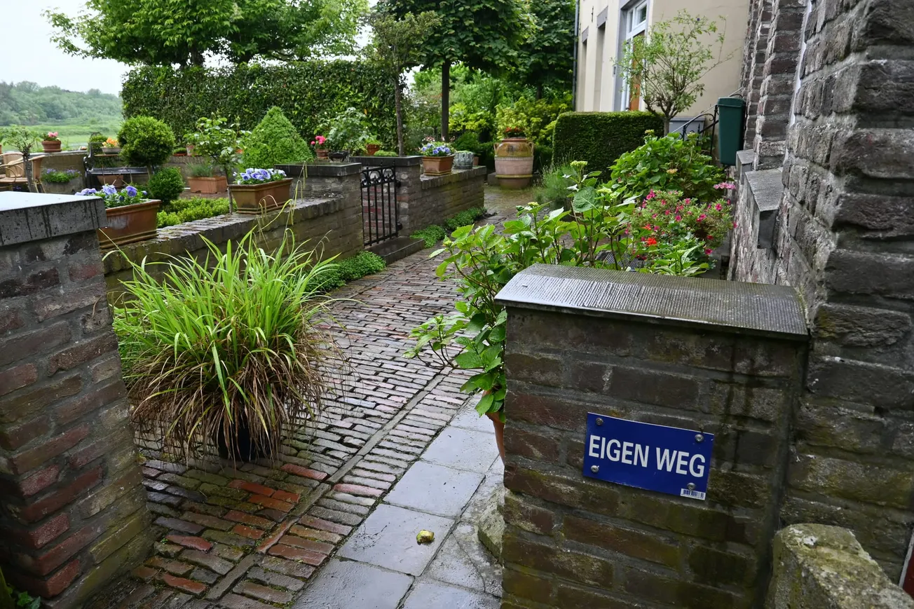 Wandelpad in tuinen Itteren is openbare weg