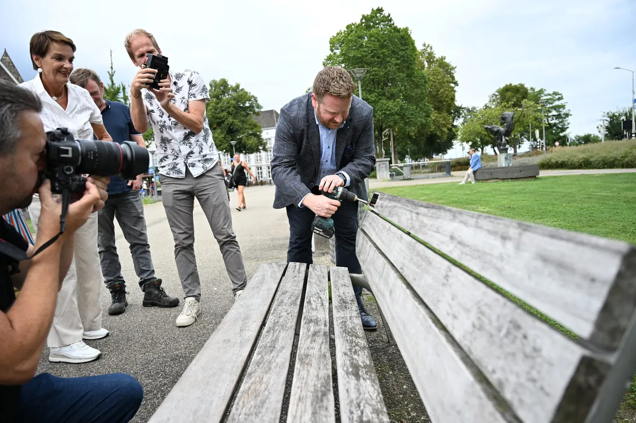 Plaquettes op bankjes tegen zelfdoding