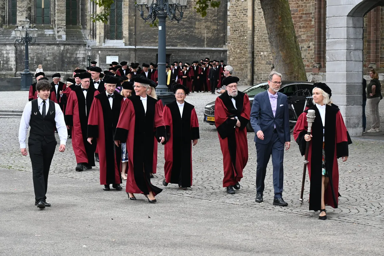 Keiharde aanval op Den Haag van Rianne Letschert