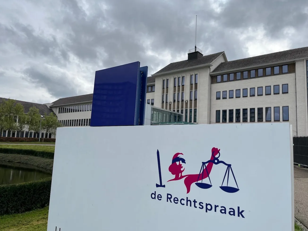 Verkoper noemt zijn baas narcist en kan vertrekken