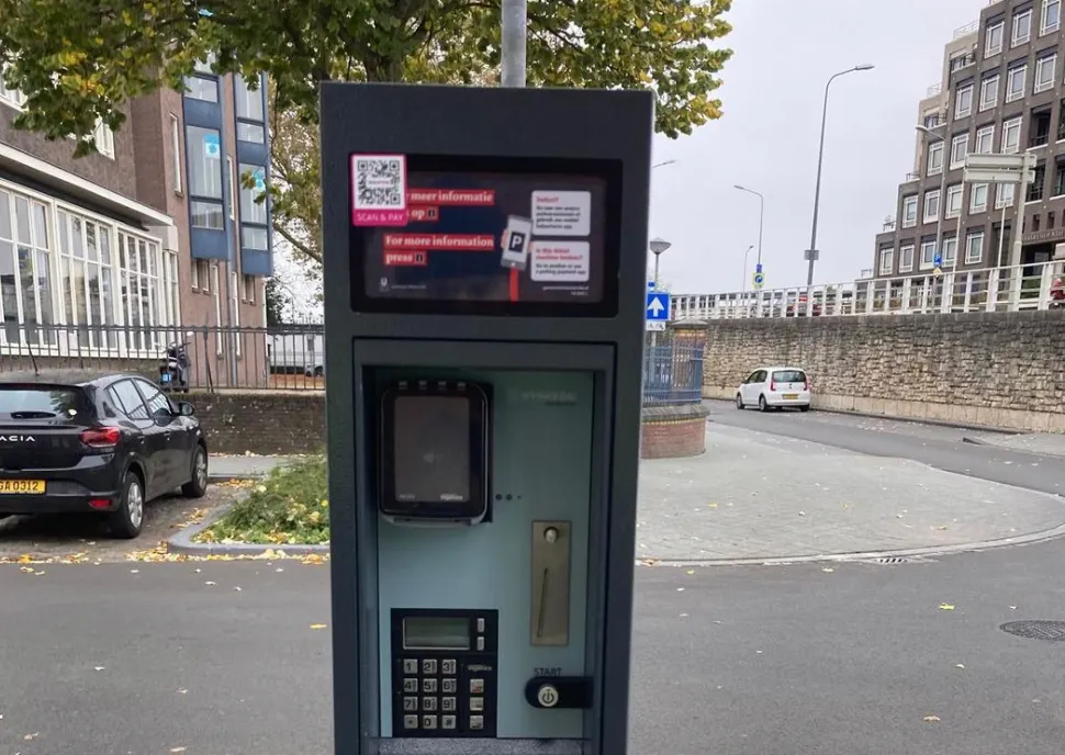 Fraudestickers op Easypark parkeerautomaten