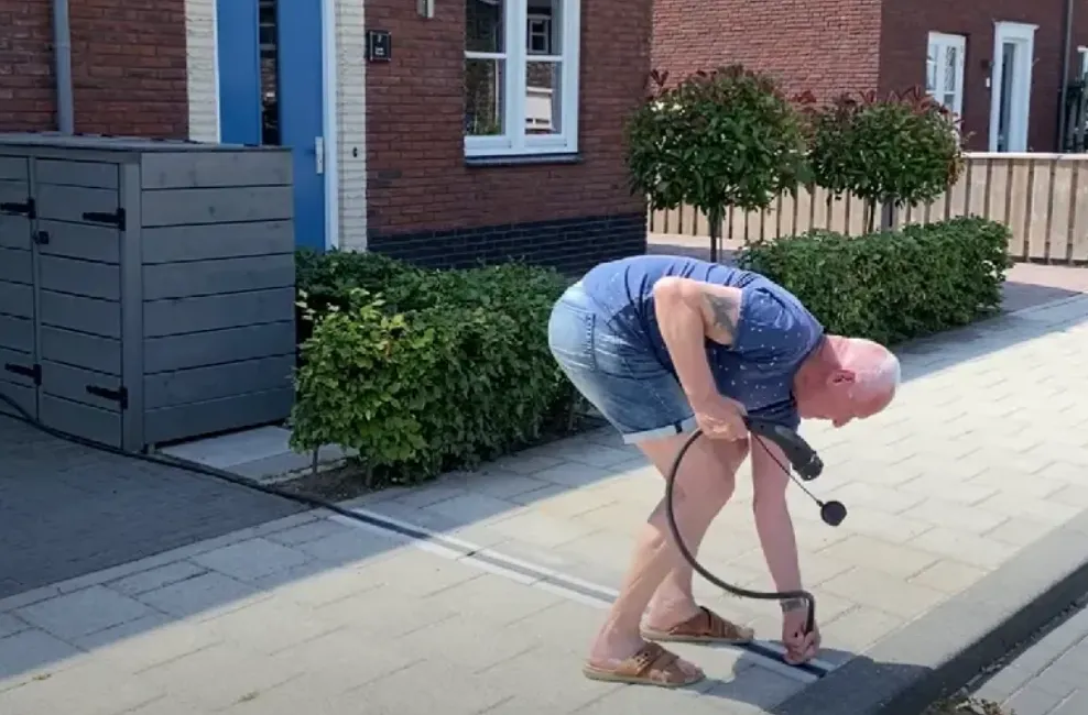 Met de kabelgootjes komt de parkeernijd