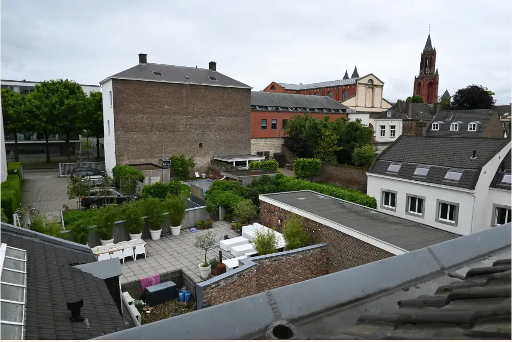 Stad dwingt Bram Jaspars pergola af te breken