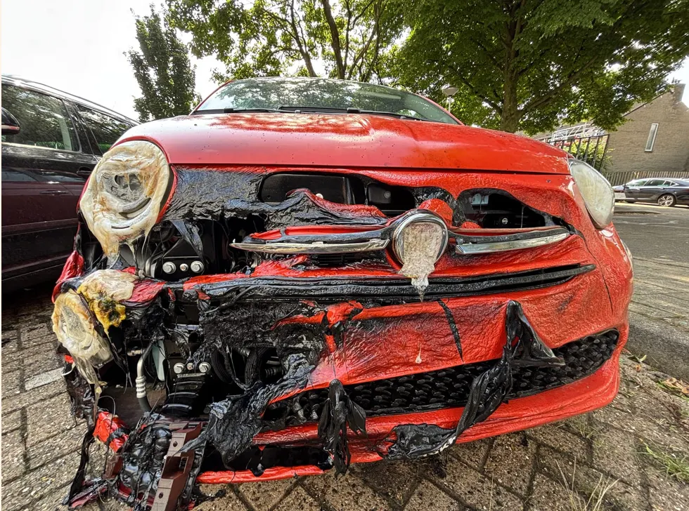Psycholoog: "Verdachte opgelucht als auto in brand vloog"
