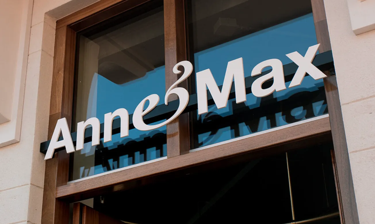 Anne & Max naar Maastricht met  babyccino op de kaart