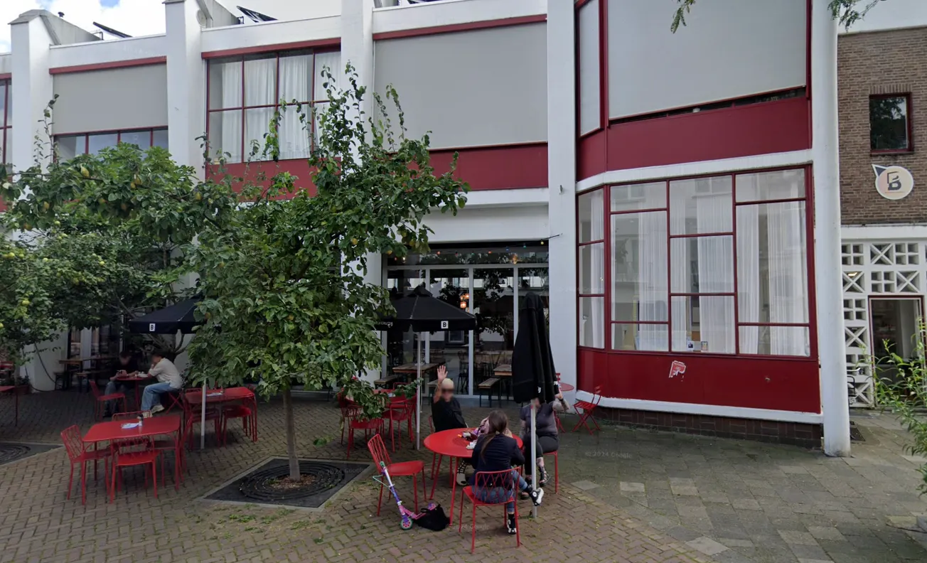 Eigenaar Hijgend Hert neemt Brandweerkantine over