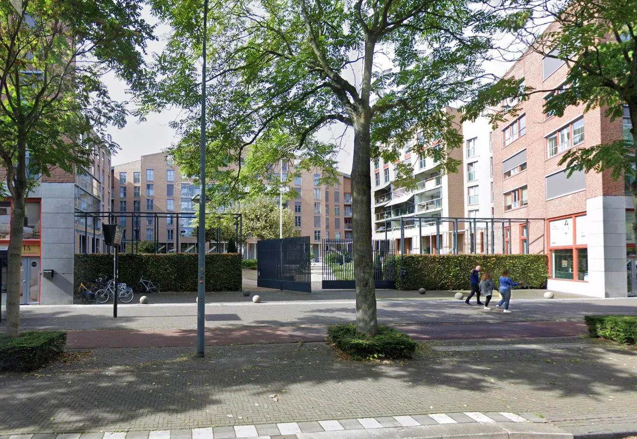 Nieuw dak Sonneville (1.3 mio) voor rekening kopers