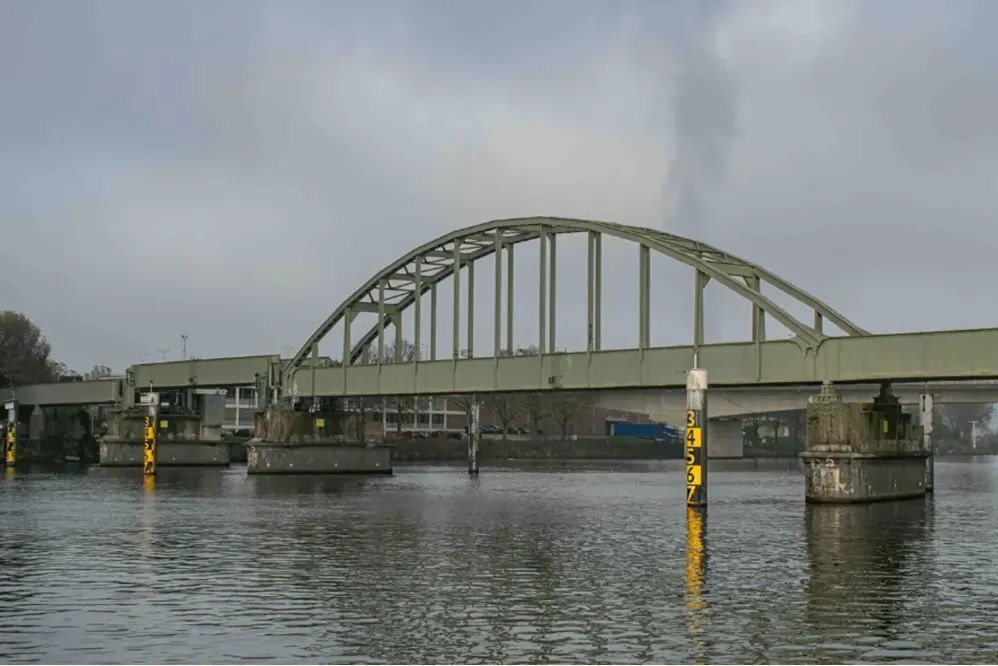 College moet kleur bekennen rond spoorbrug