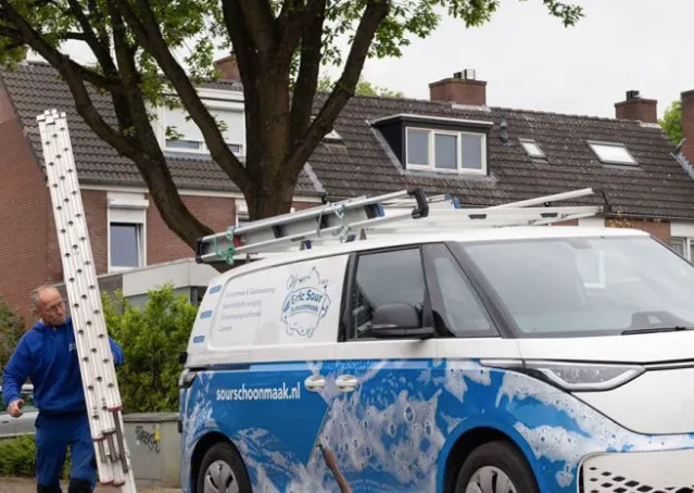 Eric Sour Schoonmaak neemt bedrijven in Born en Venray over