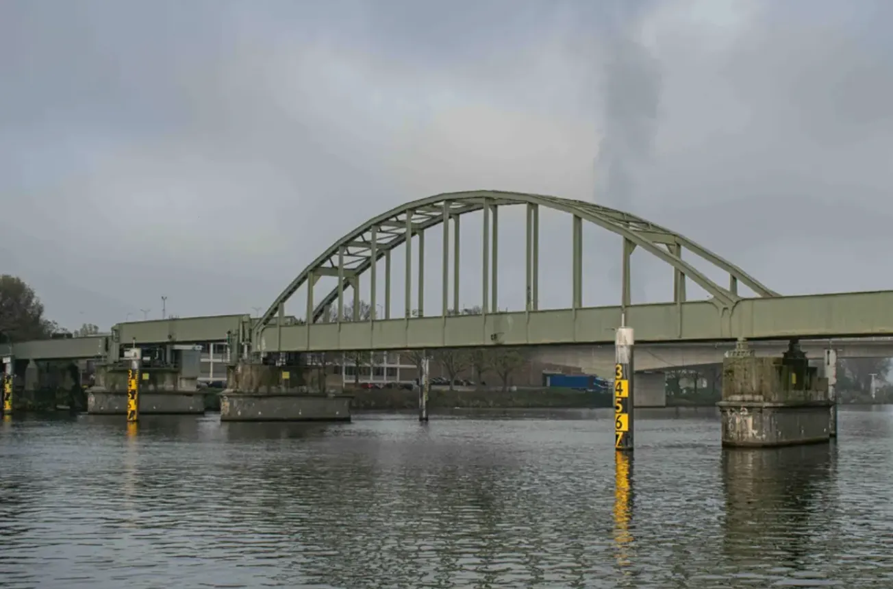 Spoorbrug: Heeft stad verborgen agenda?
