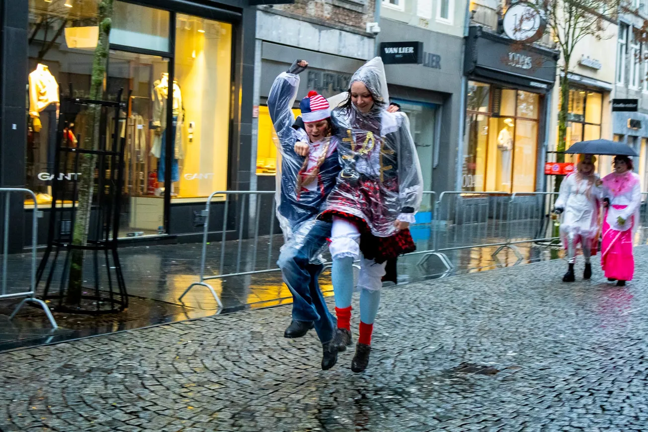 Regendansje met carnaval