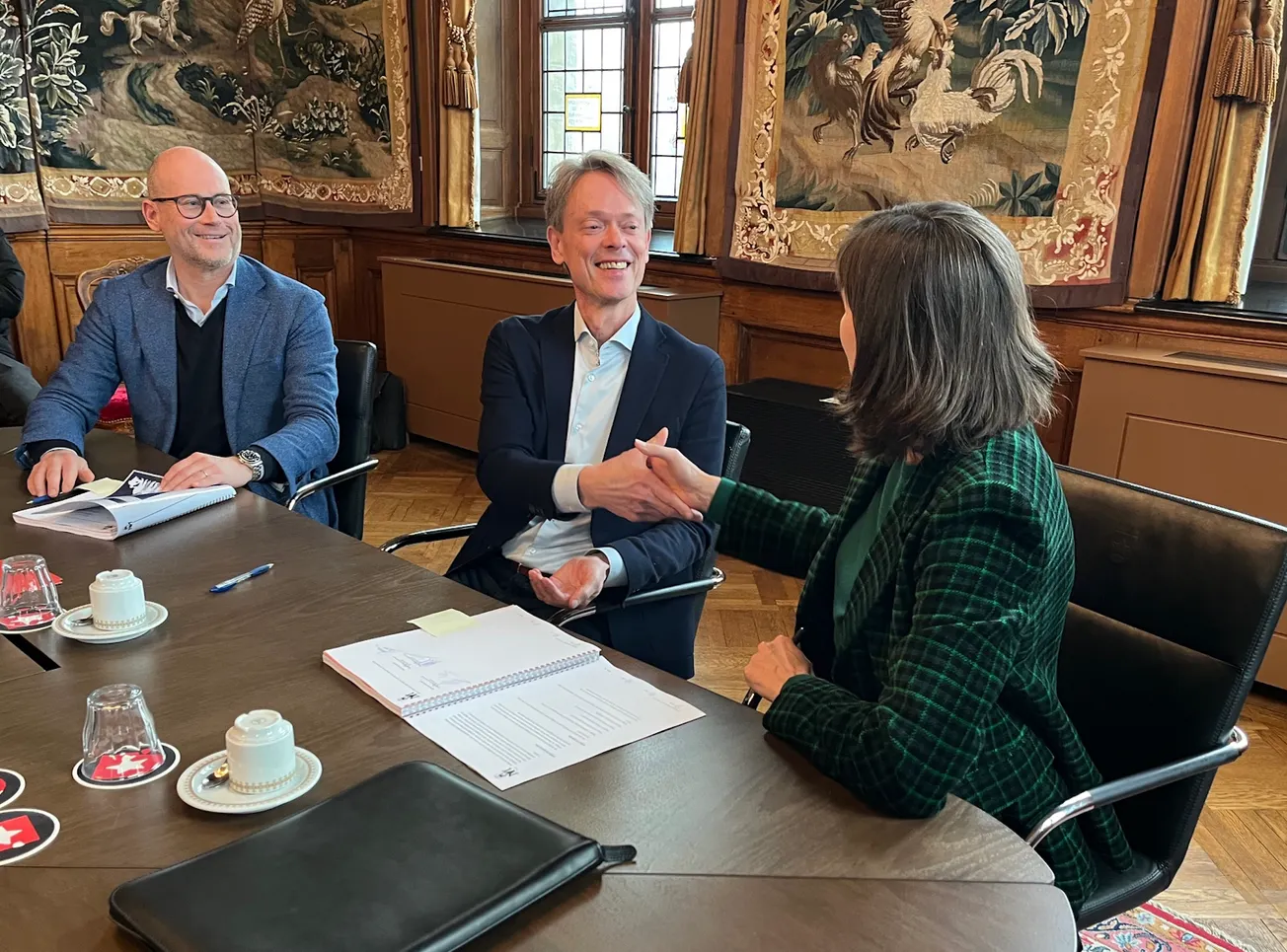 Handtekeningen gezet: 300 woningen KPN-terrein