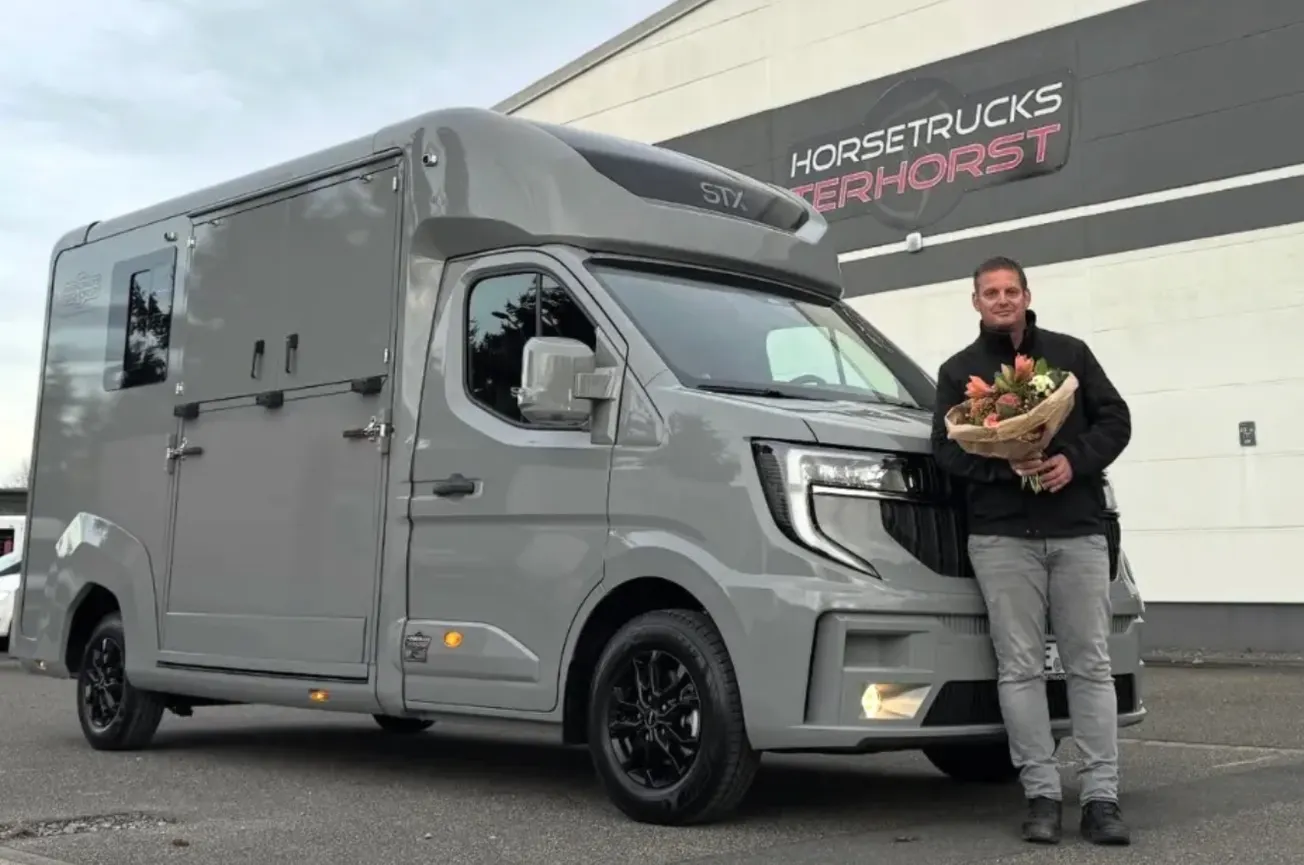 Paardenwereld zit achter failliete dakdekker aan