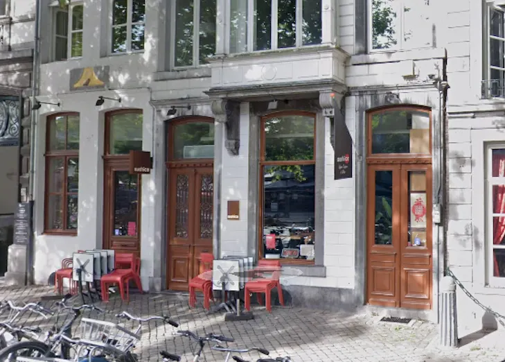 Zevende pizzabakker naar de Markt