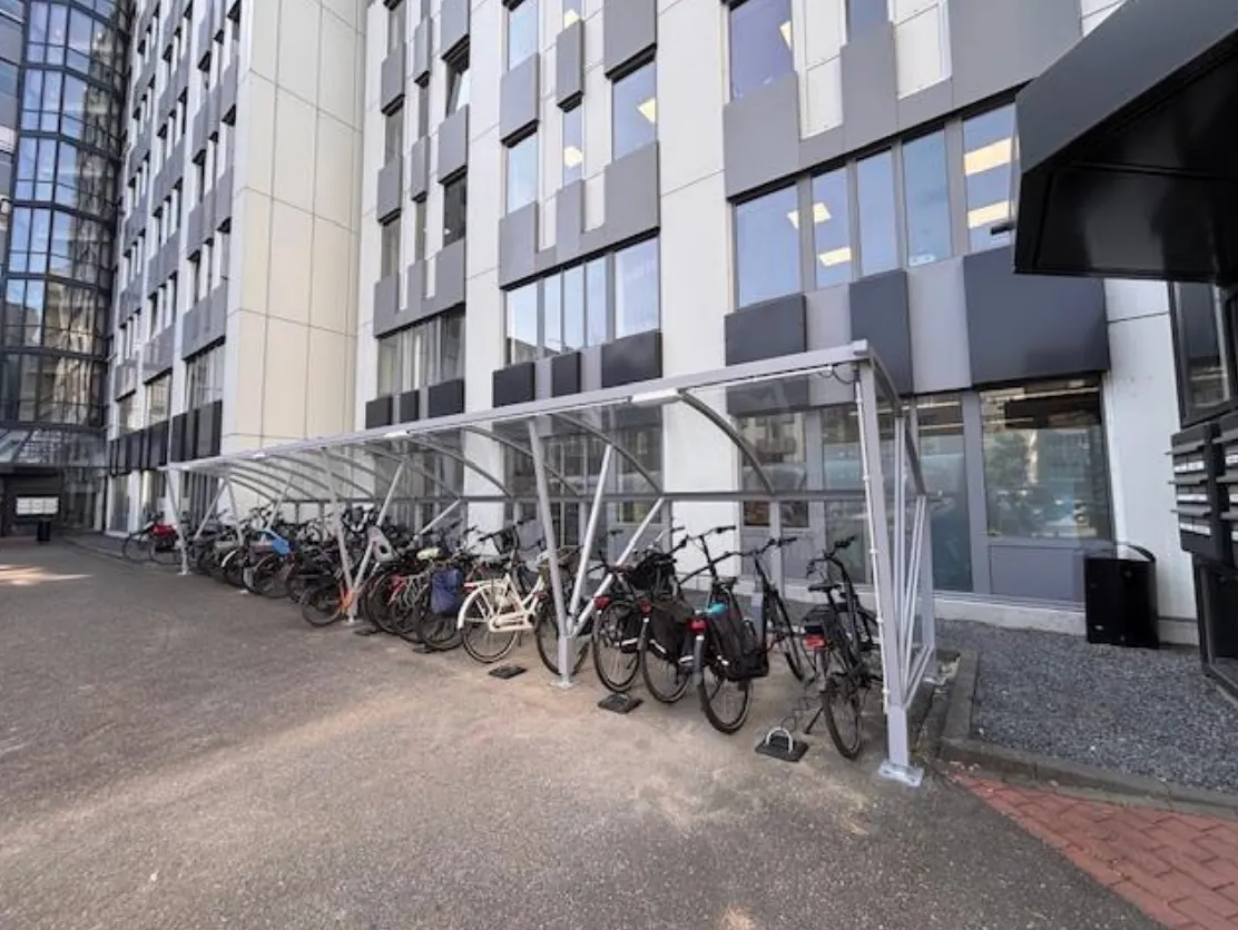 Vebego mag ramen MUMC+ lappen, Empowered wint vertaalopdracht