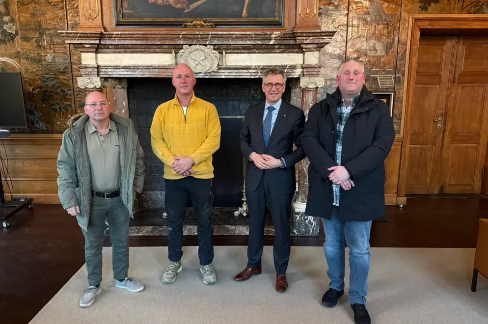 Luchtfoto's tonen illegale woningen op Karrosseer aan