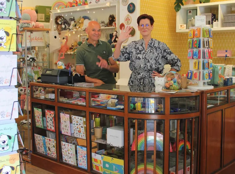 Overname mislukt, Twinkel sluit