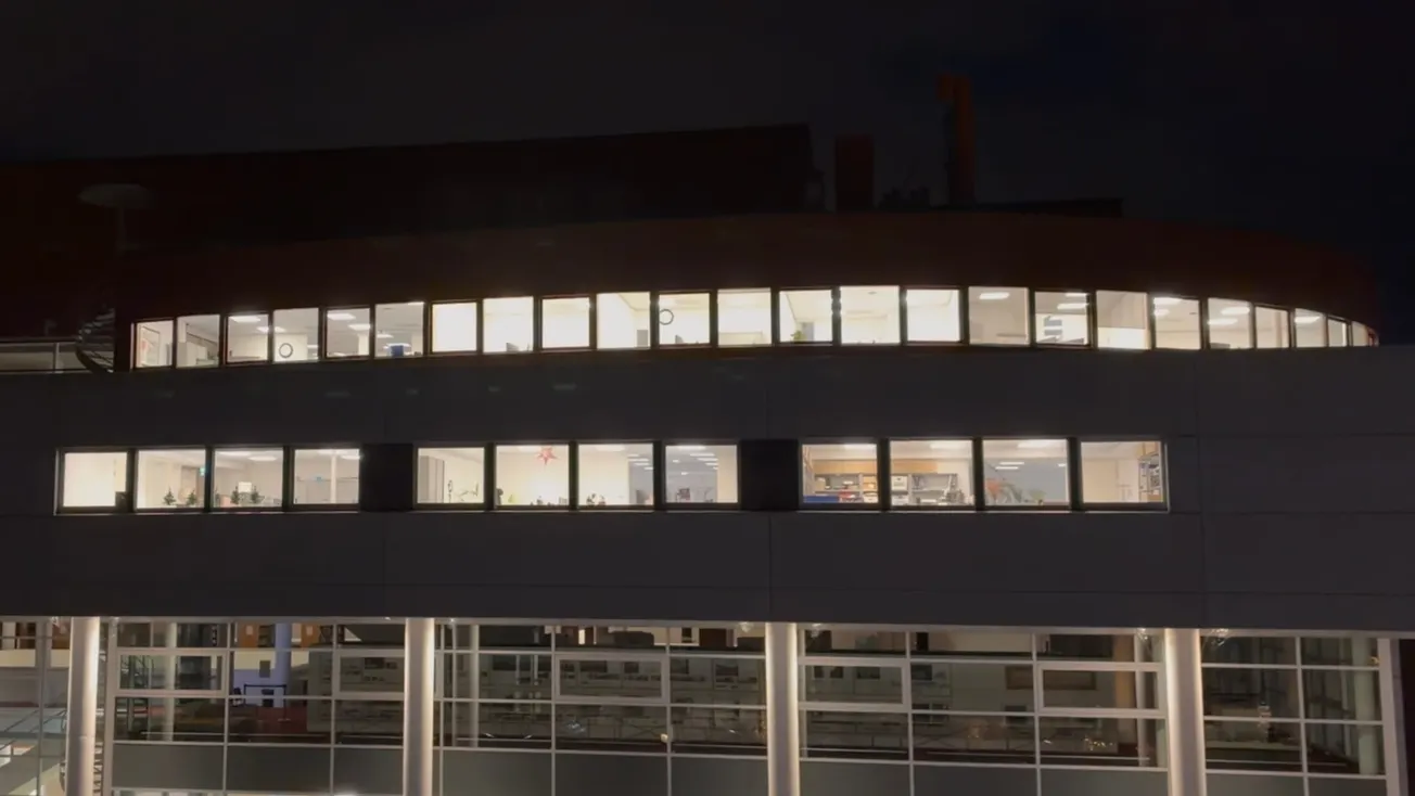 Al werkt er niemand, het licht brandt