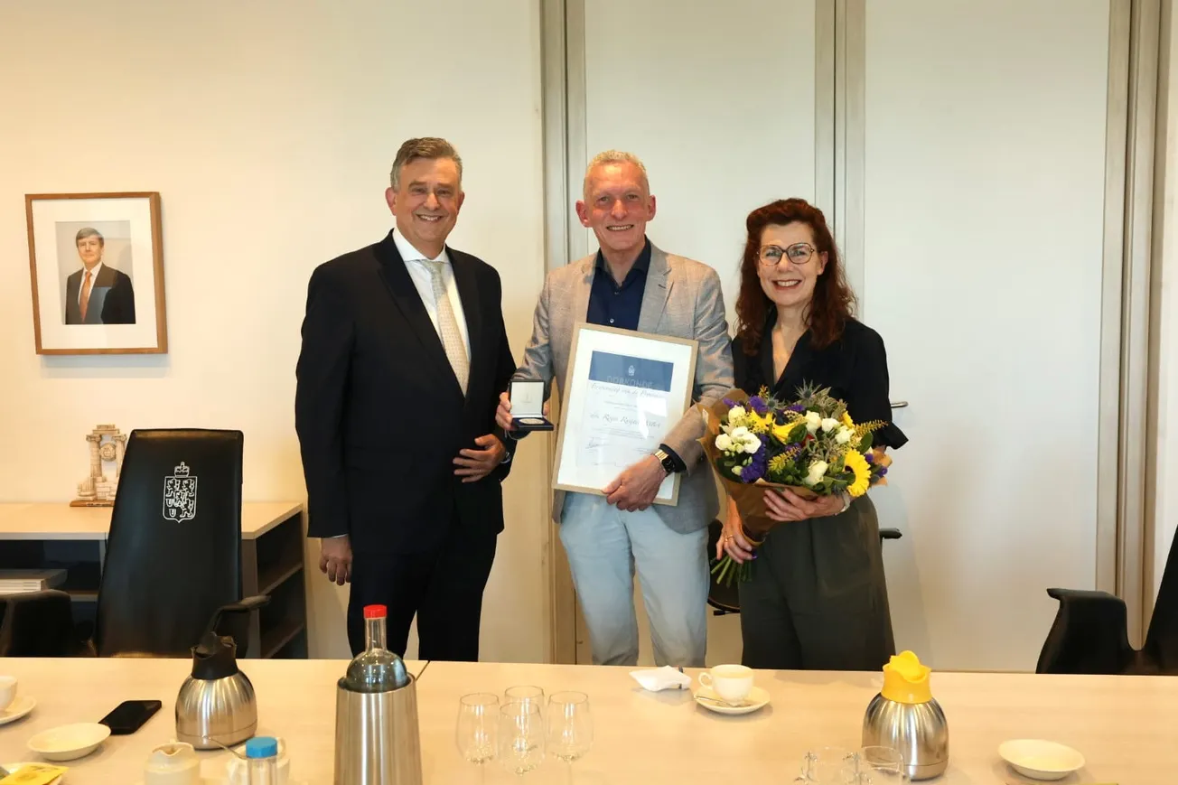 Erepenning van de Provincie Limburg voor Roger Ruijters